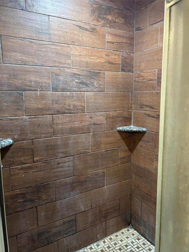 Building Photo - 16011 Mary Ann Ln