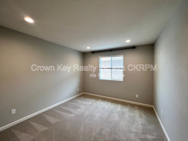 Building Photo - 2254 Middlebury Dr