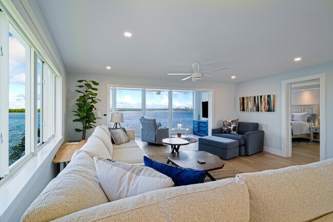 Building Photo - 52 Yacht Club Dr
