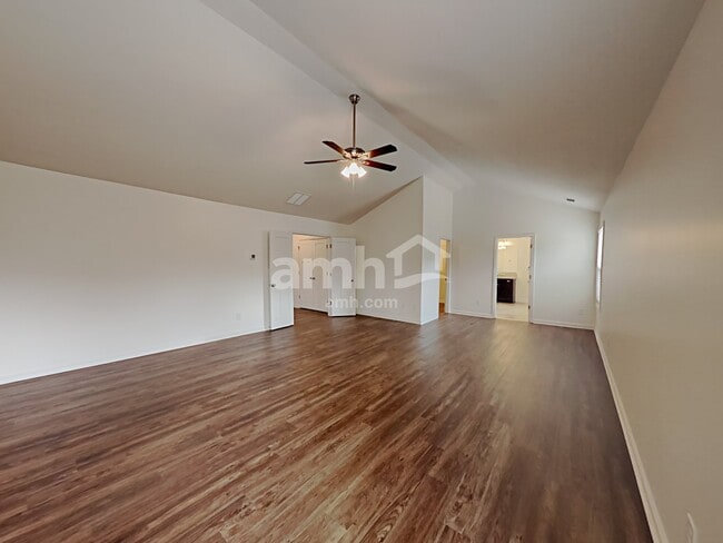 Building Photo - 2036 Farm Pond Wy