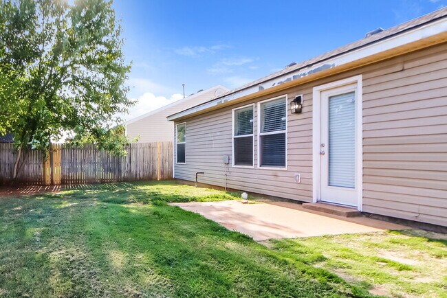 Building Photo - 10428 Bradford Way