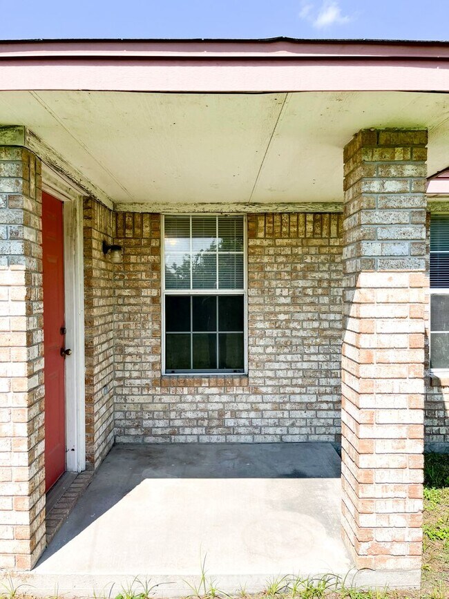 Building Photo - 5302 Daybreak Dr