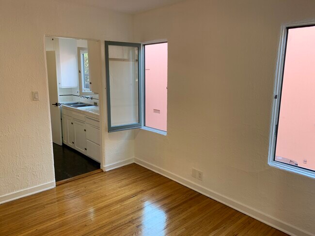 Building Photo - 8714 Rangely Ave