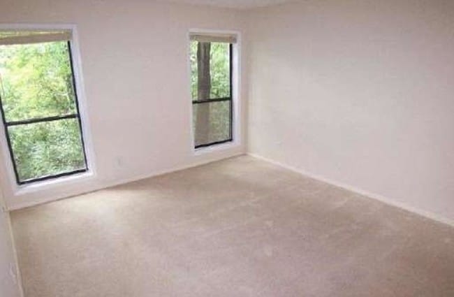 Building Photo - 3880 Cedar Circle