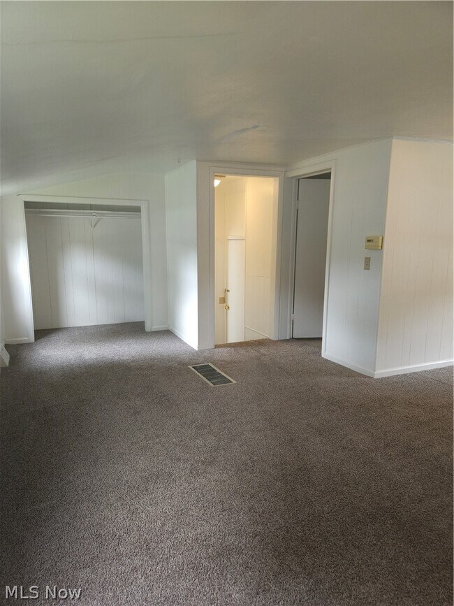 Building Photo - 4660 Darrow Rd