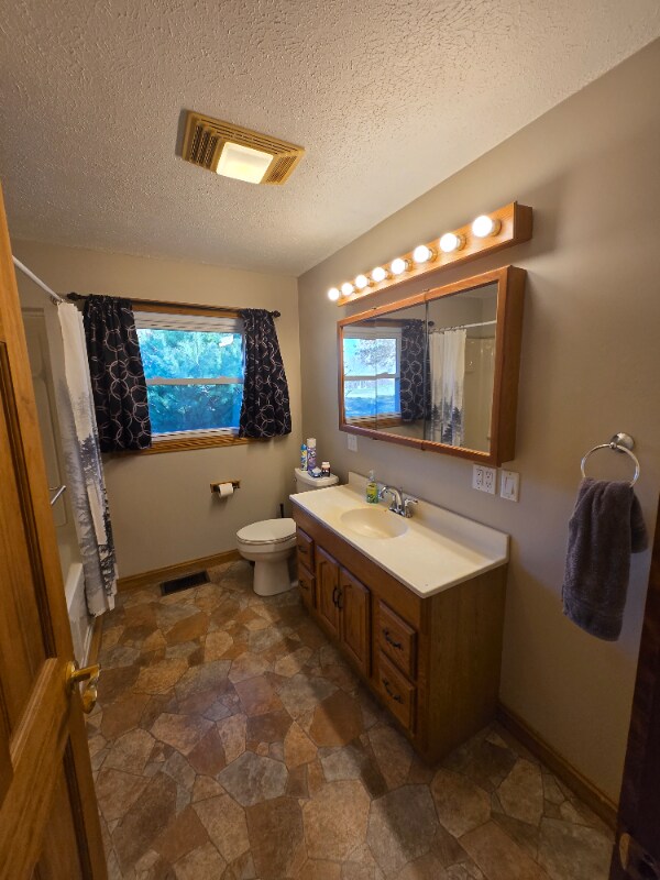 Building Photo - 7520 W Manson Colfax Rd