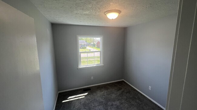 Building Photo - 186 Keebler Dr