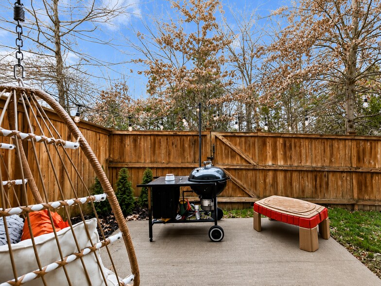 Building Photo - 1039 Livingstone Ln