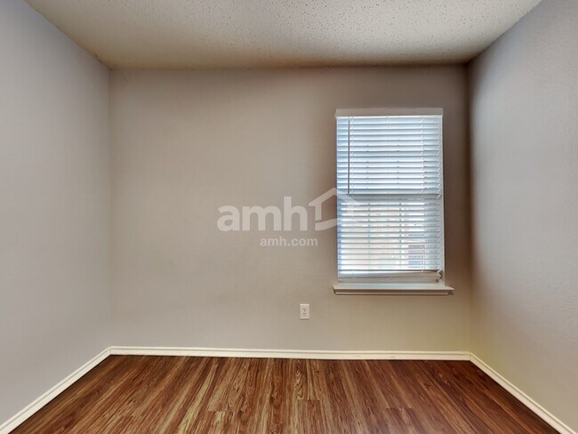 Building Photo - 2432 Arroyo Springs Dr