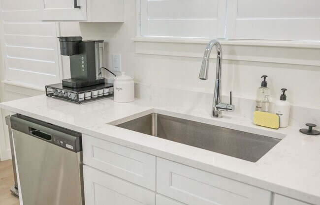 Building Photo - 408 S 680 E