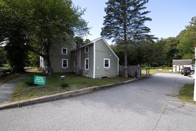 Building Photo - 286 Andover Rd