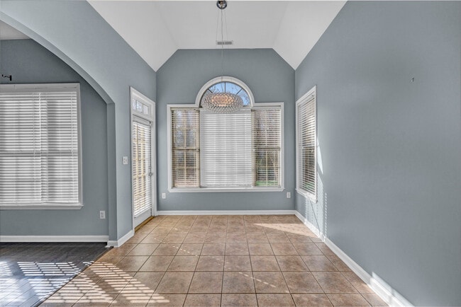 Building Photo - 237 Camden Lake Dr