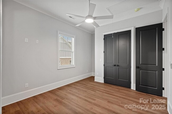Building Photo - 805 Naples Dr