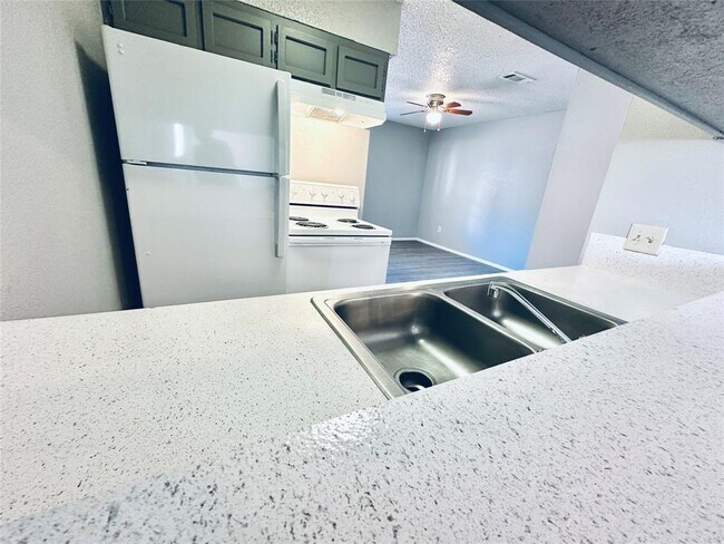 Building Photo - 3702 S 2nd St