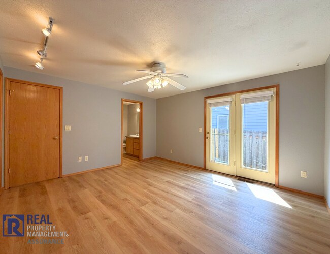 Building Photo - Beautiful 3-Bedroom Home with Fenced Yard, Central A/C & 2-Car Garage