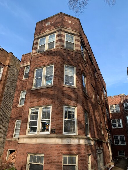 Primary Photo - 2046 W Farragut Ave