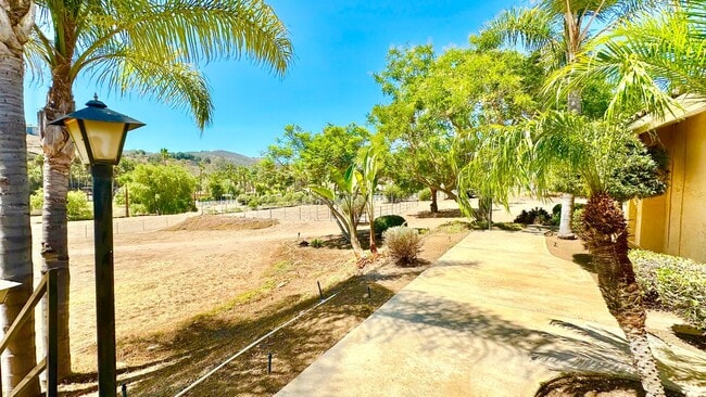 Building Photo - Wonderful Single Story Ranch Style Home on Sprawling Country Property in Vista!