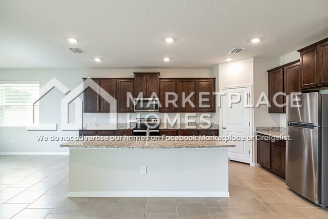 Building Photo - 10913 Laxer Cay Loop