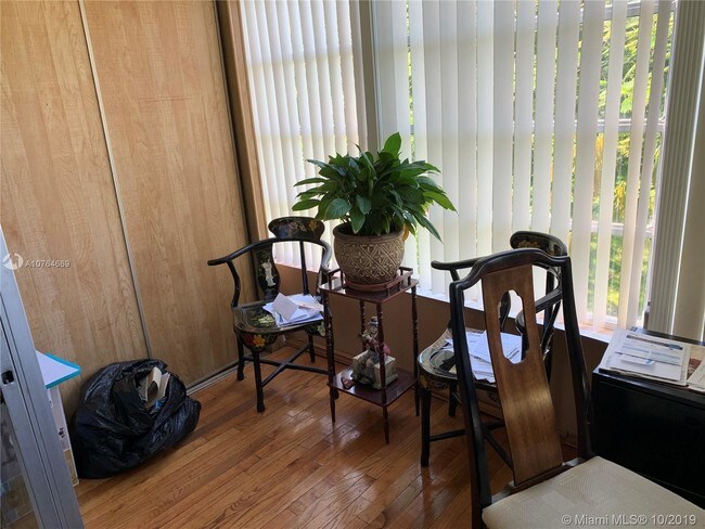 Building Photo - 607 S State Rd 7