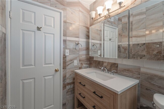 Building Photo - 2298 Golden Arrow Dr