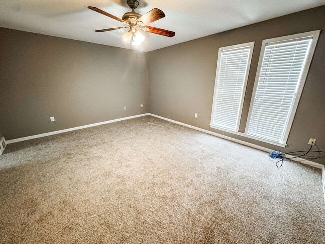 Building Photo - 166 E Lawnwood Dr