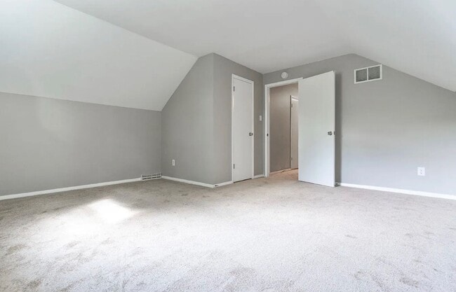 Building Photo - Charming 5 Bedroom/3 Bathroom Home with Large Finished Basement in Catonsville, MD!