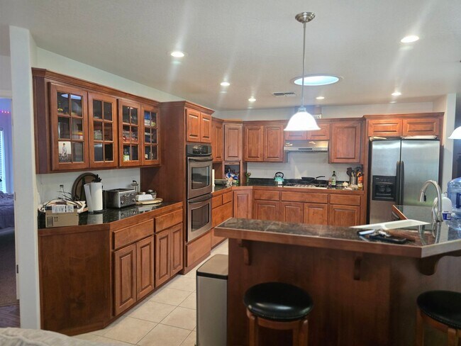 Building Photo - 2037 SE Marlen Dr
