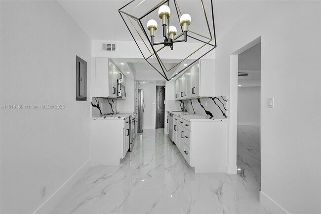 Building Photo - 100 Golden Isles Dr