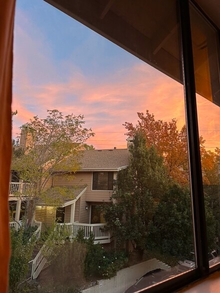 Building Photo - 2875 Idlewild Dr