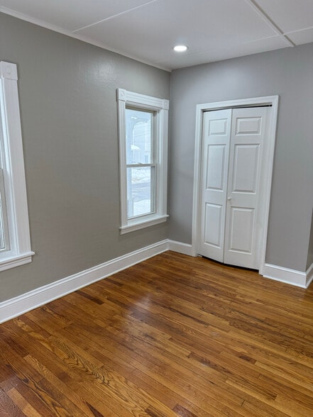 Building Photo - 176 Everett St