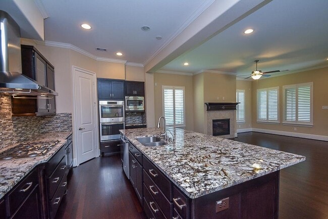 Building Photo - 15907 Court St