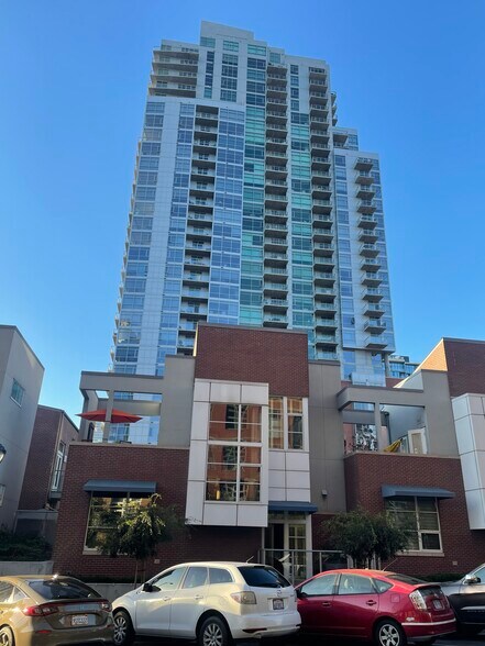 Front entrance - 820 Island Ave