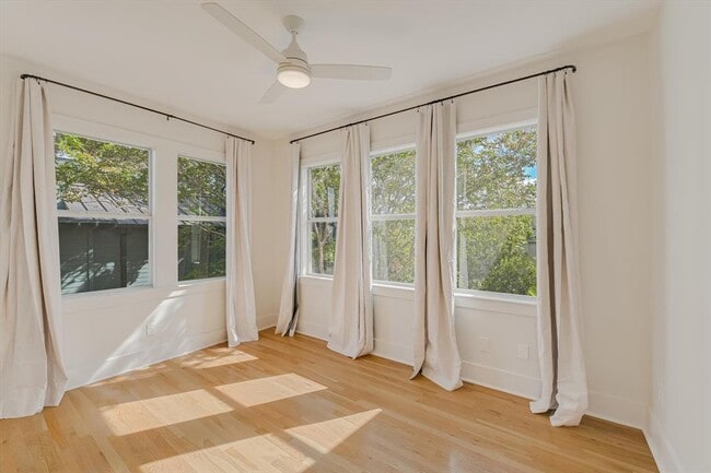 Building Photo - 1203 Newton St