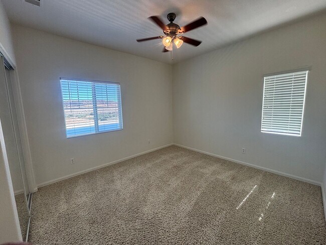 Building Photo - 2307 Thorncroft Cir