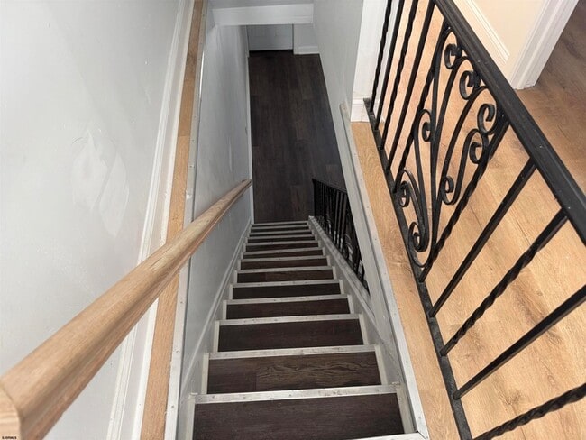 Building Photo - 2417 Pacific Ave