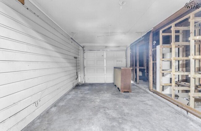 Building Photo - 2111 Allen Rd