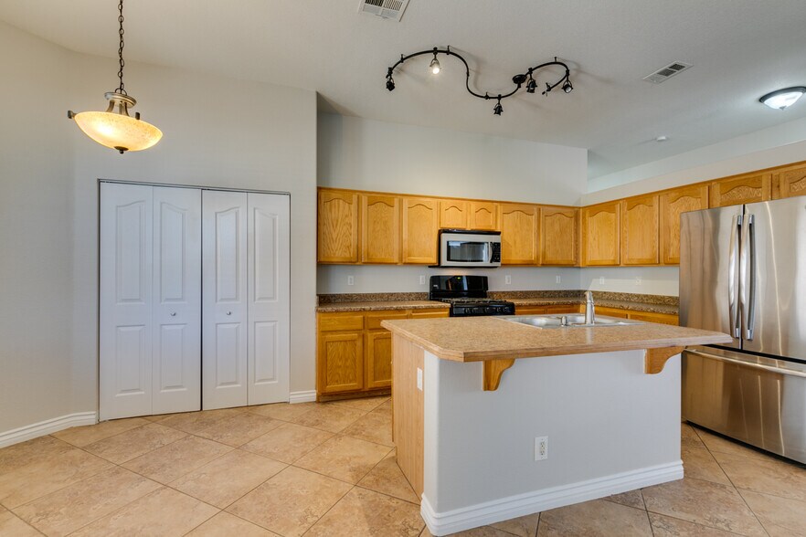Building Photo - 1404 Pullman Pointe Ct