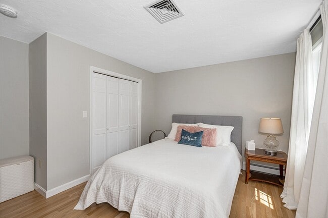 Building Photo - 4 Nashoba Dr