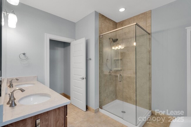 Building Photo - 336 Magnolia Ave