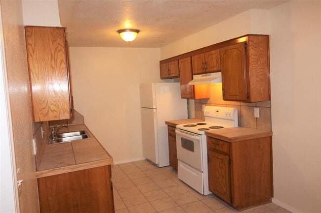 Building Photo - 1707 Jennifer Cir