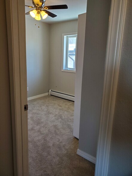 Building Photo - 625 E 22nd Ave