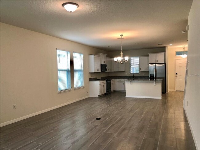 Building Photo - 15753 Fountain Springs Rd