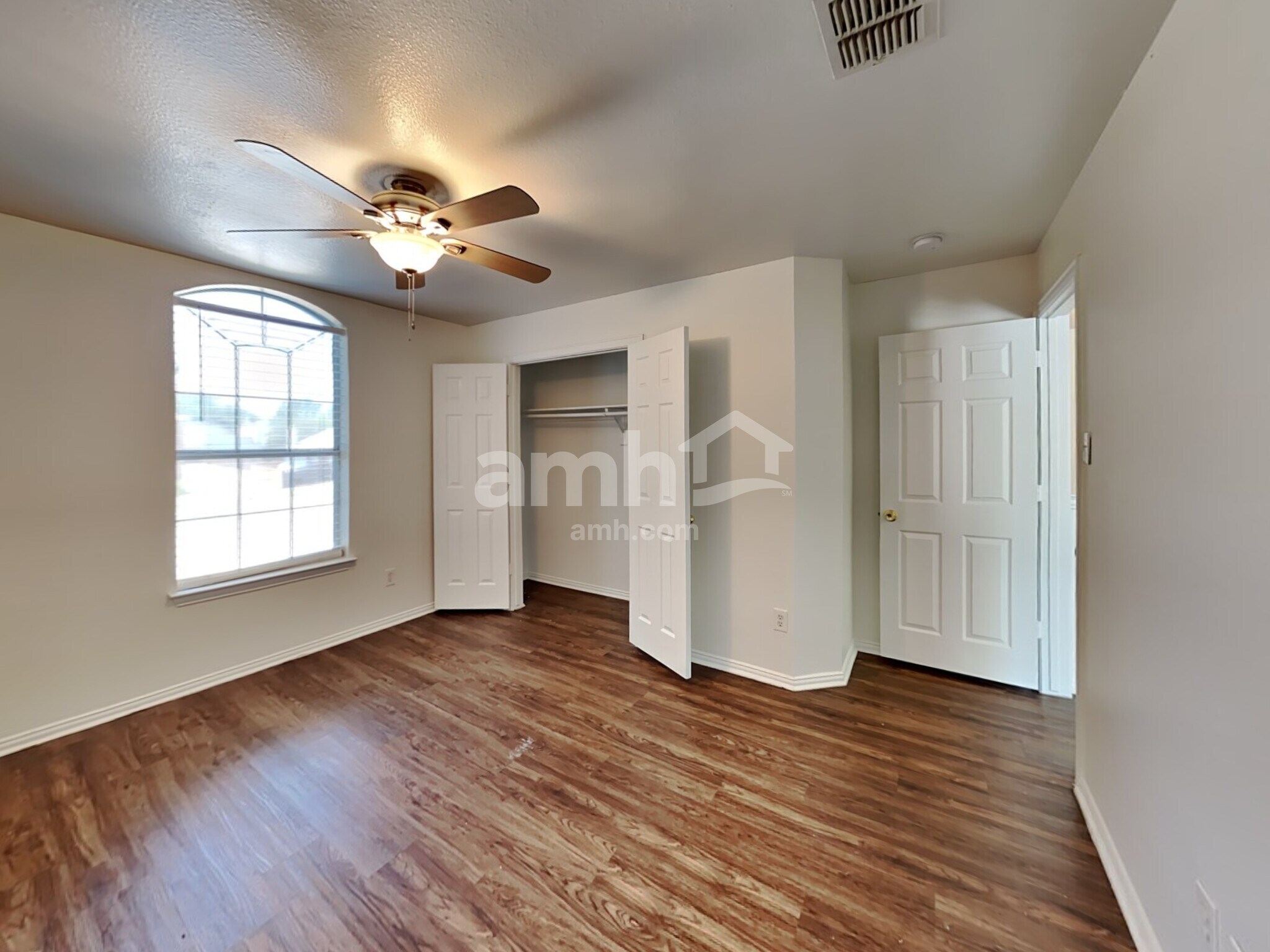 Building Photo - 3933 Evergreen Ct