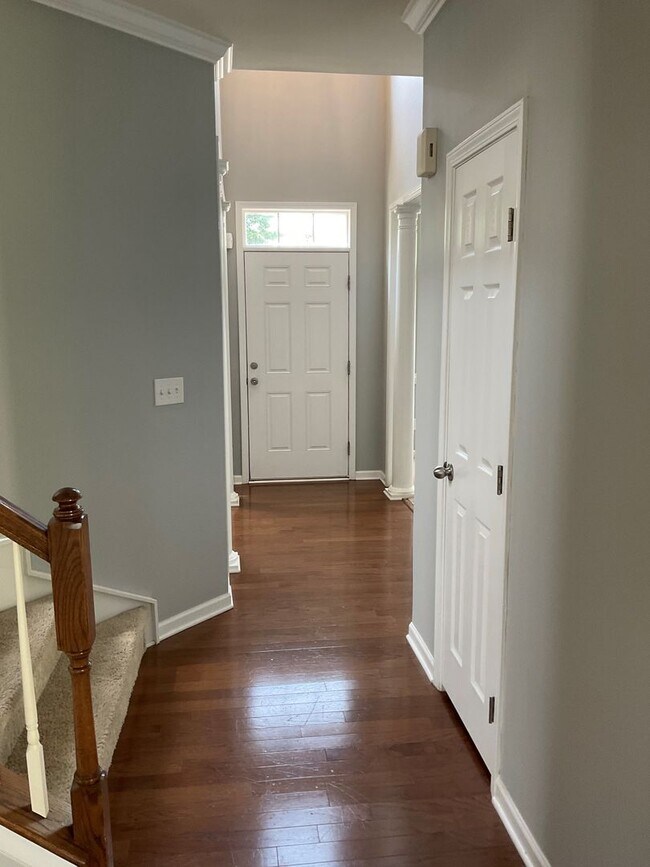Building Photo - Beautiful 4BR Home In Bethesda Oaks !