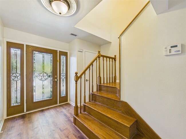Building Photo - 2719 Olympia Dr