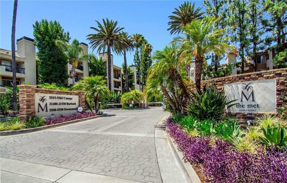 Building Photo - 5510 Owensmouth Ave