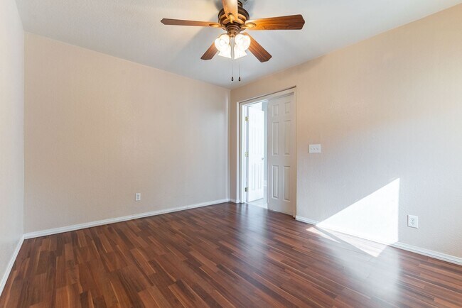 Building Photo - 4-Bed Green Valley Home with Private Pool ...