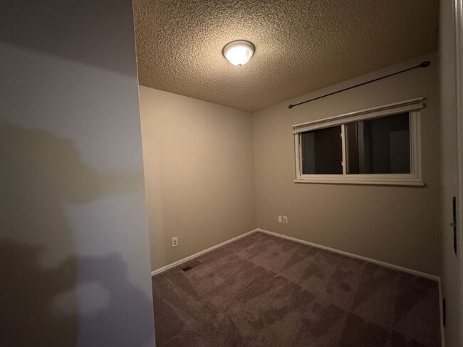 Building Photo - 150 N Carlton St