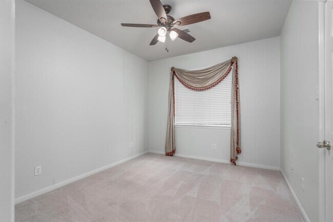 Building Photo - 22 Westwinds Cir