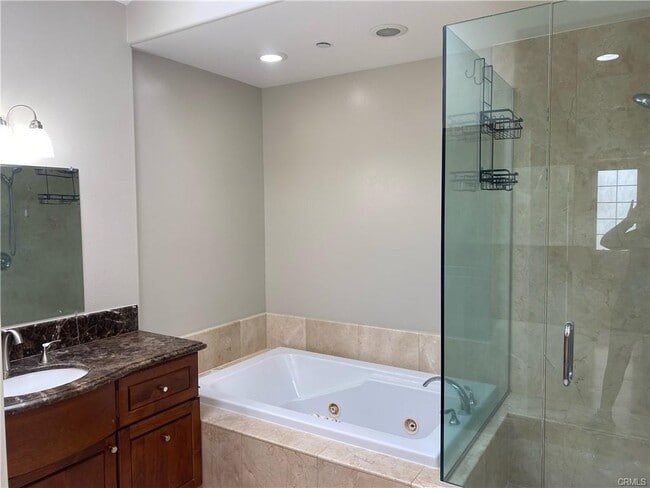 Building Photo - 210 Avenue B